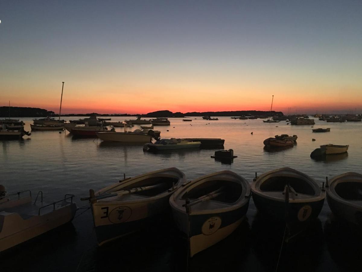 Salento Casa Vacanza Il Focolare Torchiarolo Bagian luar foto